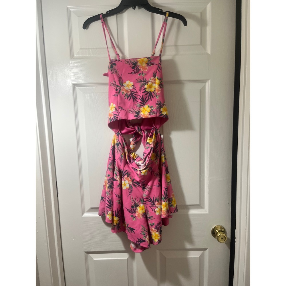 Madden NYC Pink Tropical Floral‎ Cutout Tie Front Romper XL Adjustable Straps